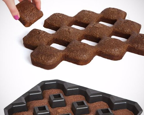All Crispy Corners Brownie Pan - No more fighting over who gets the crispy edge pieces with this all crispy corners brownie pan
