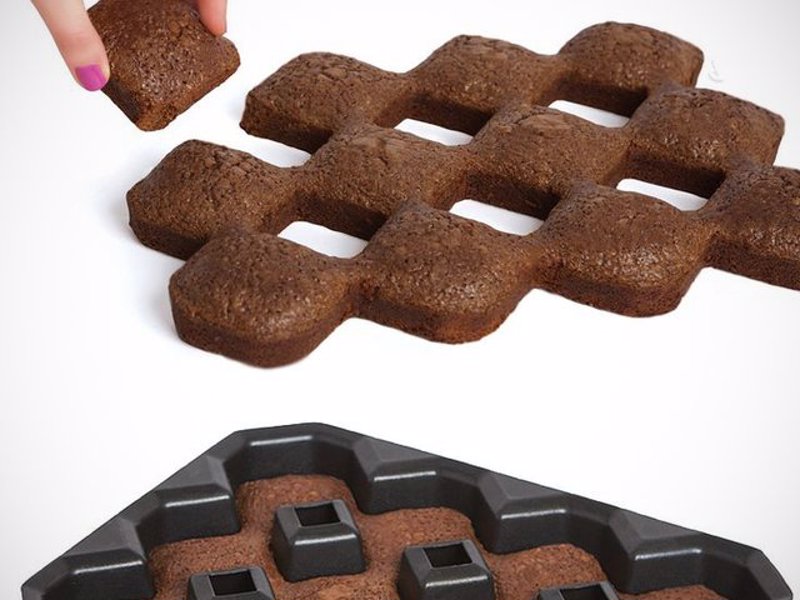 All Crispy Corners Brownie Pan - No more fighting over who gets the crispy edge pieces with this all crispy corners brownie pan