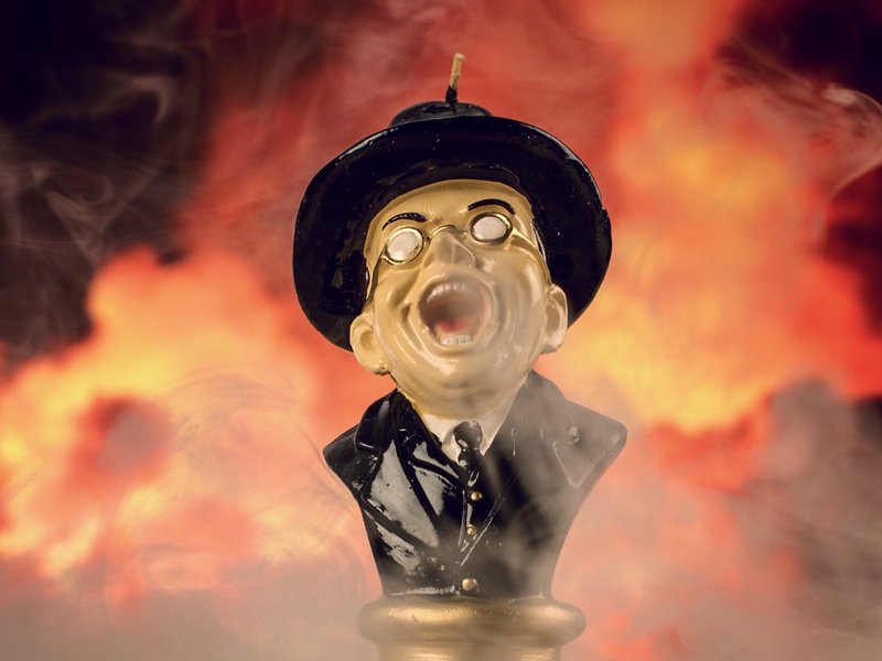 Melting Toht Candle - Face meltingly fun homage to the special effects finale in Raiders of the Lost Ark