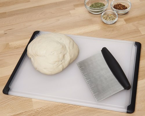 OXO Good Grips Multi-purpose Scraper & Chopper - Perfect for cutting dough, sectioning pie crusts, and more