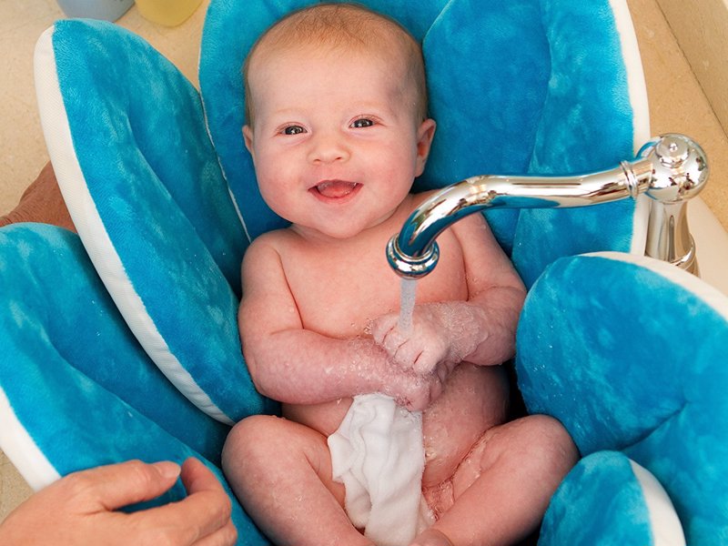 Blooming Bath - Baby Bath - Why bathe your baby in a hard plastic tub when you could surround your little one in a cuddly adorable plush flower?