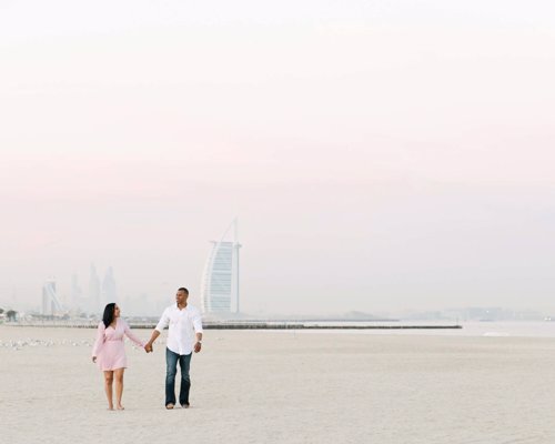 Flytographer - Your Personal Vacation Photographer - Book a local vacation photographer and capture a priceless souvenir for your next family holiday, anniversary, honeymoon or engagement trip