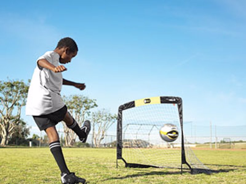 Portable Soccer Goal - Foldable soccer goal that opens and closes in seconds