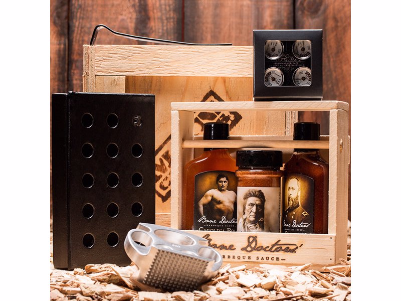 BBQ & Grilling Gift Crate - Smoker, accessories and sauces for the grill fanatic