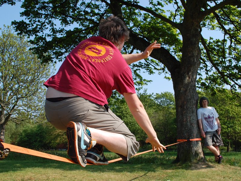 Slackline Kit - Have fun challenging your balance and core strength with a slackline